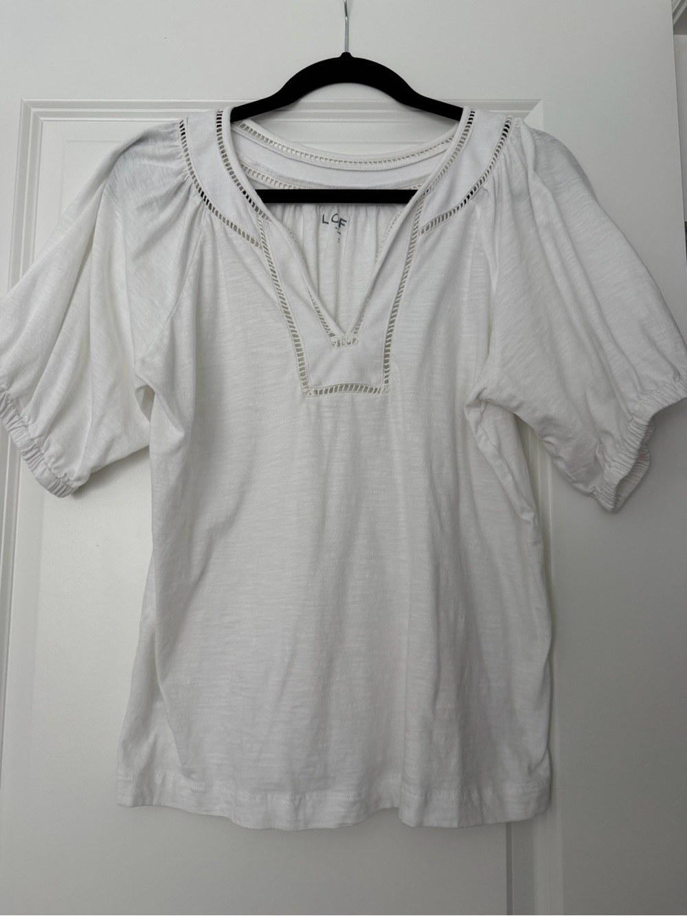 LOFT White Split V-Neck Puff Sleeve Top